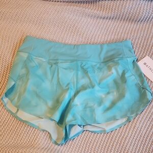 Athleta Run With It 3.5" Short- Medium
